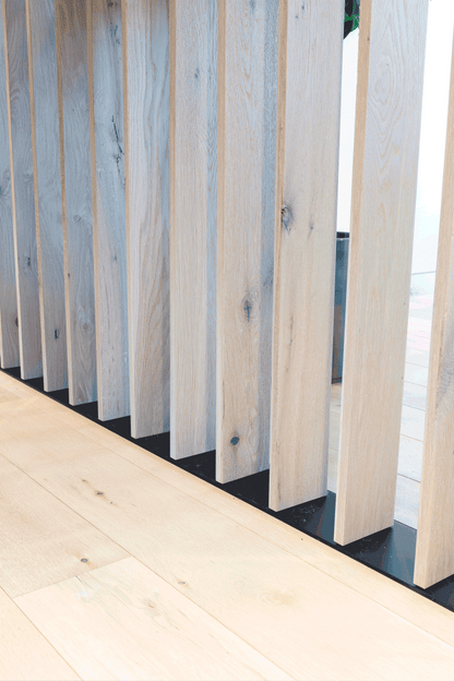 Pivoting Wood Slats Screen